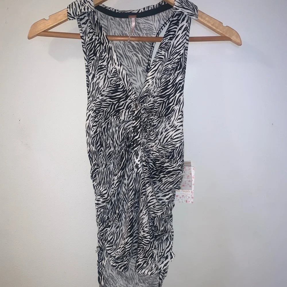 NWT FREE PEOPLE Coco white and black tank - Picture 3 of 10